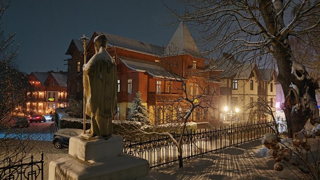 Рясні снігопади в Україні: Трускавець перетворився на справжню зимову казку (фоторепортаж) 7 Рясні снігопади в Україні: Трускавець перетворився на справжню зимову казку (фоторепортаж)