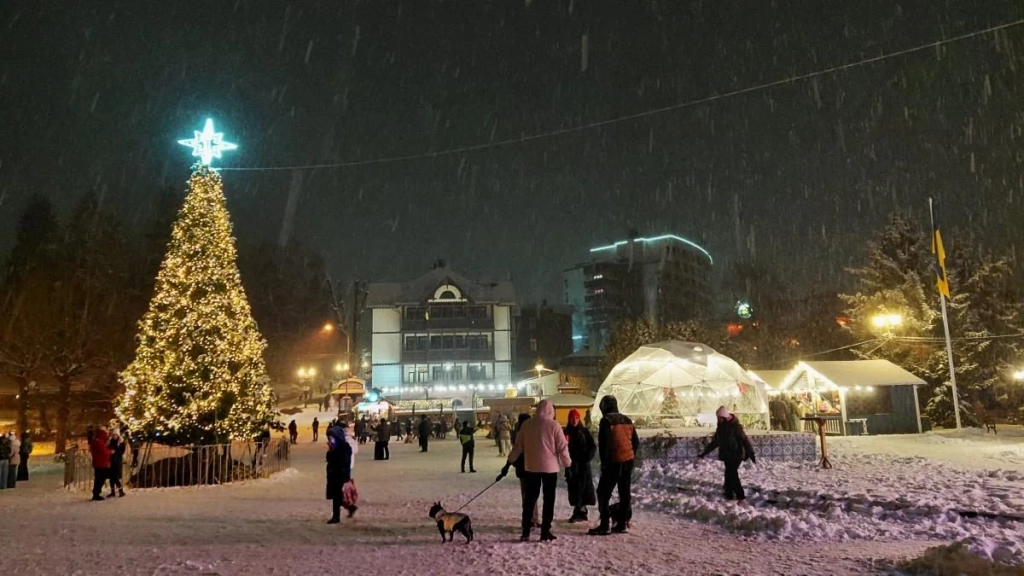 Рясні снігопади в Україні: Трускавець перетворився на справжню зимову казку (фоторепортаж) 9 Рясні снігопади в Україні: Трускавець перетворився на справжню зимову казку (фоторепортаж)