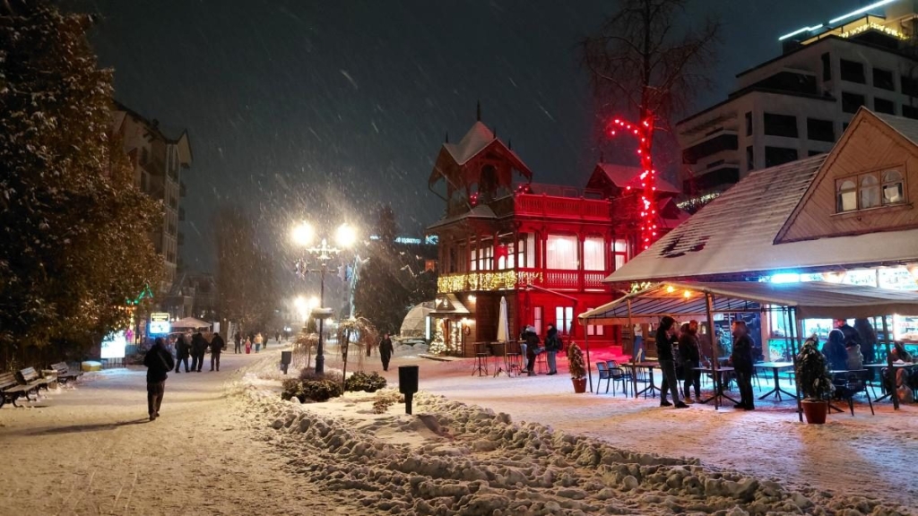 Рясні снігопади в Україні: Трускавець перетворився на справжню зимову казку (фоторепортаж) 4 Рясні снігопади в Україні: Трускавець перетворився на справжню зимову казку (фоторепортаж)