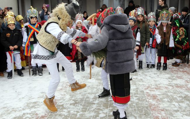 Автентична Маланка 2026: 5 унікальних сіл України, куди варто поїхати на свято Автентична Маланка 2026: 5 унікальних сіл України, куди варто поїхати на свято 1