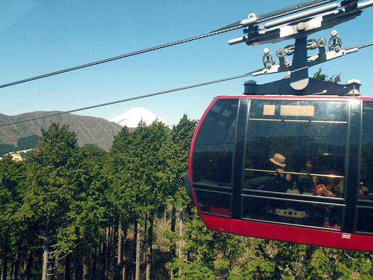 Пейзаж Овакудані, Хаконе Вулканічний пейзаж Овакудані в Хаконе, Японія, де готують чорні яйця.