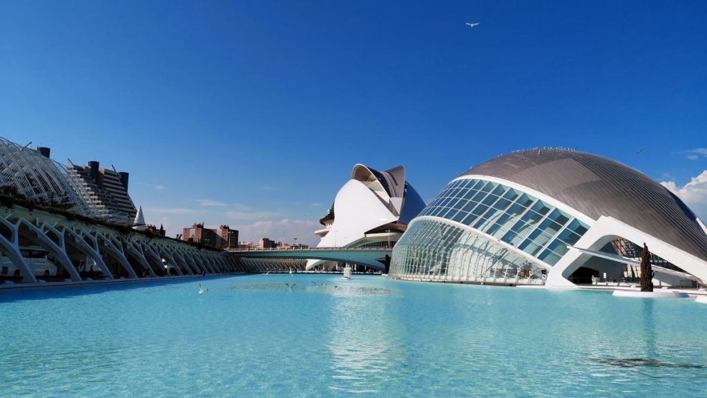 Погрітися у Валенсії: що варто встигнути за першу поїздку до приморської перлини Іспанії 1 Погрітися у Валенсії: що варто встигнути за першу поїздку до приморської перлини Іспанії