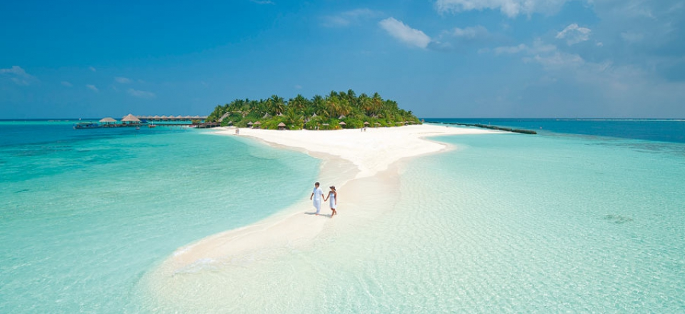 Вологий сезон та дощі Пейзаж азійського узбережжя з дощовими хмарами і зеленню під час вологого сезону у 2026 році