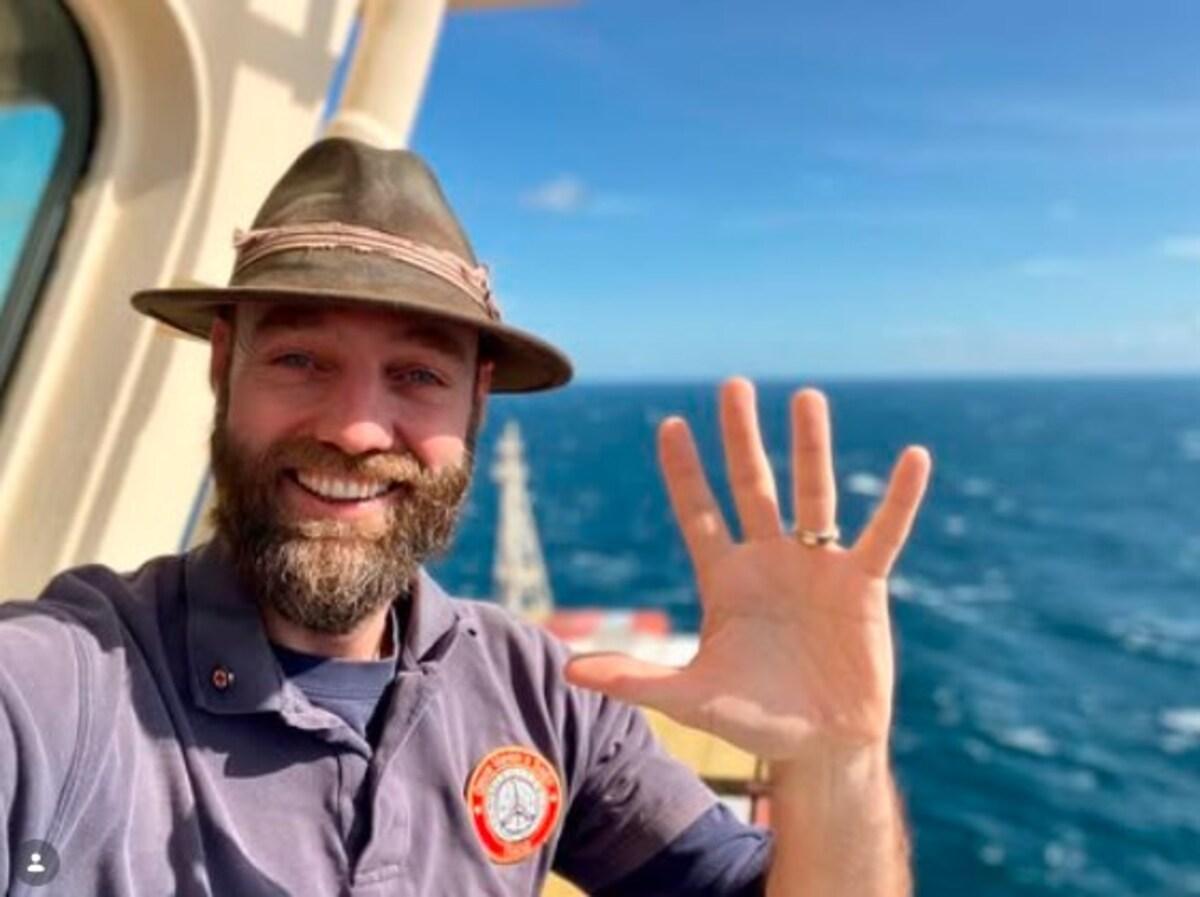 Мандрівник обійшов усі країни світу без авіаперельотів і зазначив, за якою з них відчуває найбільшу ностальгію. 1 Турист відвідав усі країни світу, не літаючи літаком, і назвав одну, за якою сумує найбільше