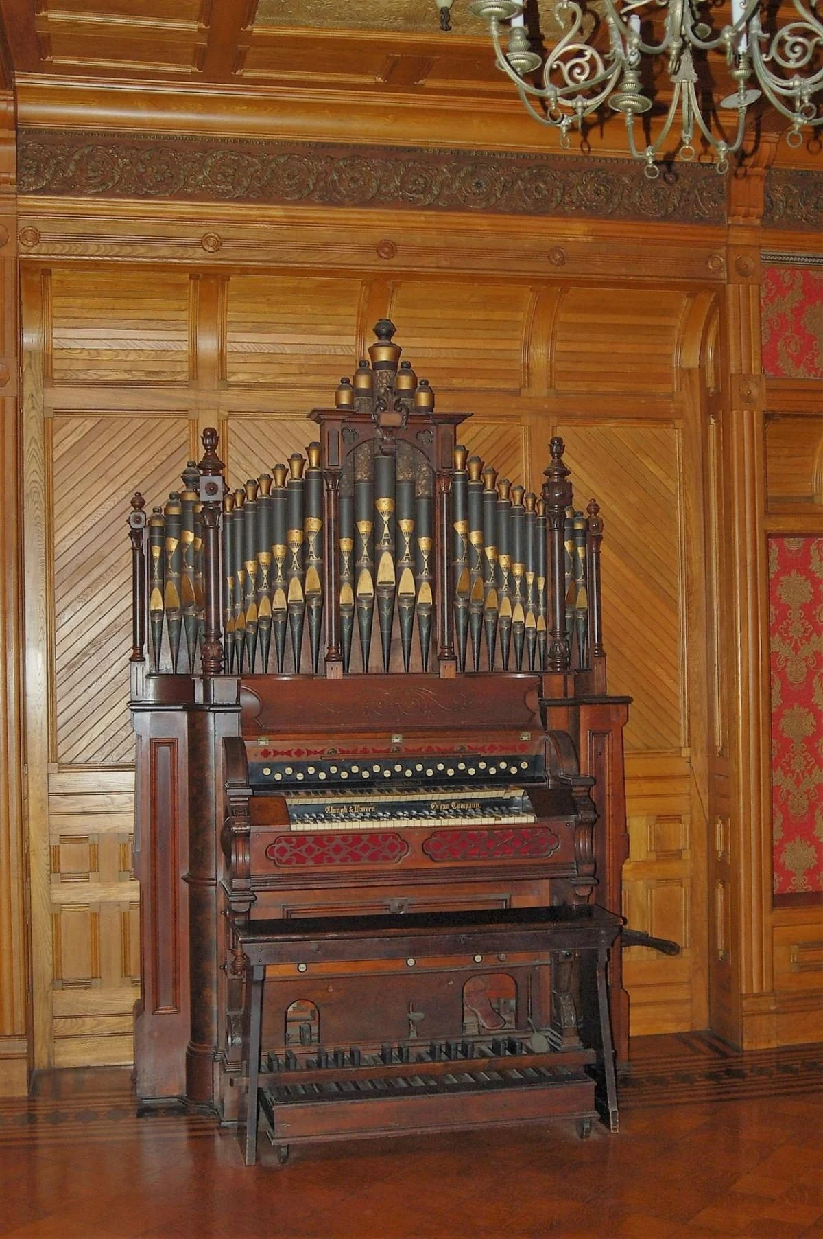 У Каліфорнії є величезний маєток, в якому "мешкають" тисячі привидів: в чому його таємниця 8 У Каліфорнії є величезний маєток, в якому "мешкають" тисячі привидів: в чому його таємниця