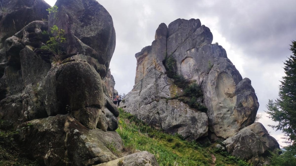 Зимова Тустань: пригода Тустань взимку: безлюдні простори та засніжені скелі, доїзд - виклик