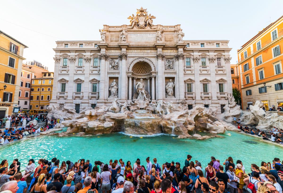 Тепер мандрівники можуть насолодитися одним із ключових символів Риму лише за плату. 1 Тепер туристи можуть помилуватися одним з головних символів Риму тільки за гроші