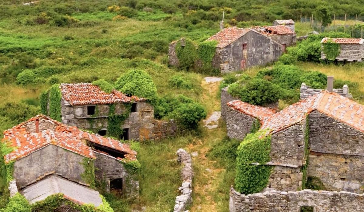 В Іспанії виставлено на продаж покинуте селище за низькою вартістю. 1 В Іспанії продають закинуте селище за смішною ціною