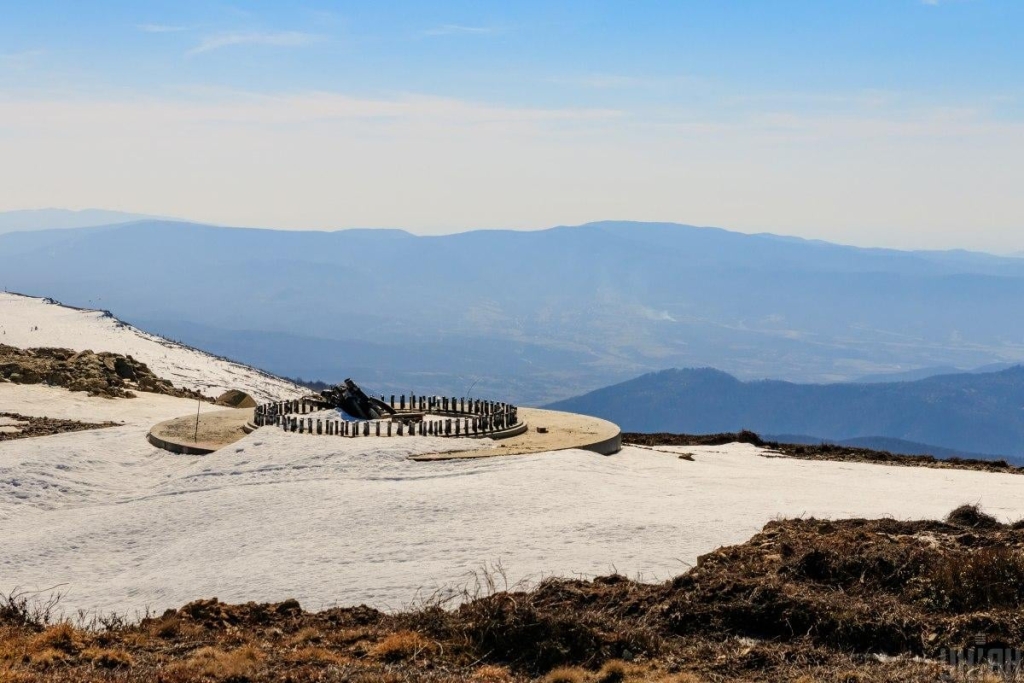 Весняні походи в Карпатах: що цікавого пропонує Полонина Руна в Закарпатті (фоторепортаж) 1 Весняний хайкінг в Карпатах: чим туристів приваблює Полонина Руна на Закарпатті (фоторепортаж)