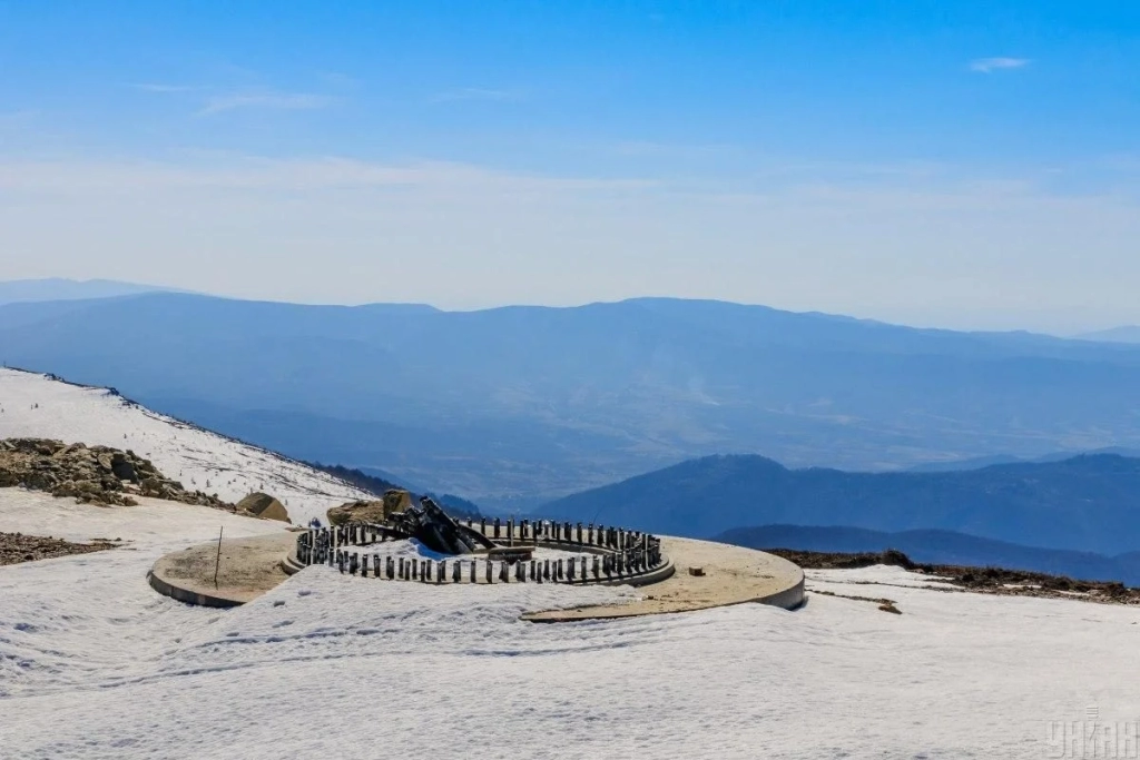 Весняні походи в Карпатах: що цікавого пропонує Полонина Руна в Закарпатті (фоторепортаж) 10 Весняний хайкінг в Карпатах: чим туристів приваблює Полонина Руна на Закарпатті (фоторепортаж)