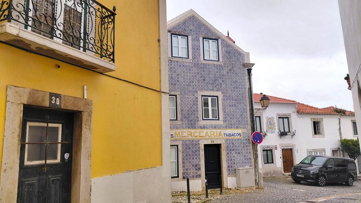 Кашкайш: комфортний курорт на узбережжі Португалії з можливістю відвідати печеру Диявола. 17 Кашкайш: затишний пляжний курорт в Португалії, де можна зазирнути в пащу Диявола