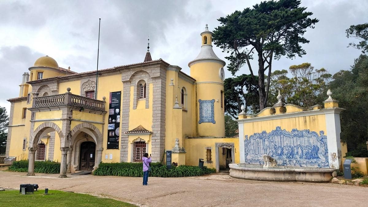 Кашкайш: комфортний курорт на узбережжі Португалії з можливістю відвідати печеру Диявола. 9 Кашкайш: затишний пляжний курорт в Португалії, де можна зазирнути в пащу Диявола