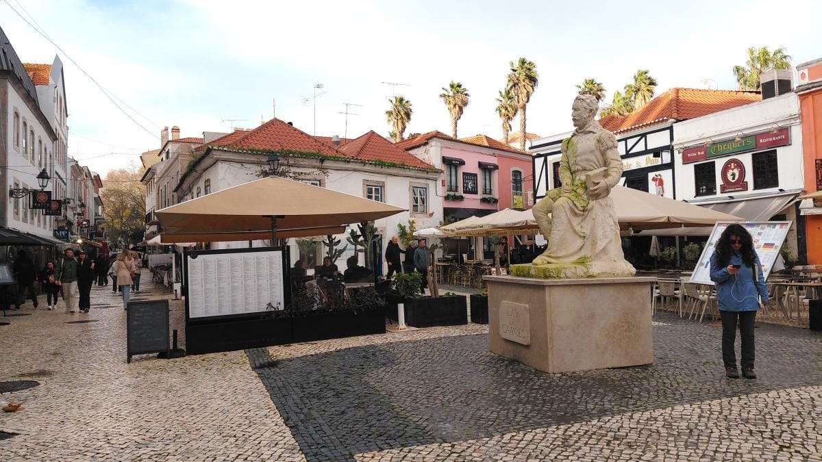 Кашкайш: комфортний курорт на узбережжі Португалії з можливістю відвідати печеру Диявола. 21 Кашкайш: затишний пляжний курорт в Португалії, де можна зазирнути в пащу Диявола