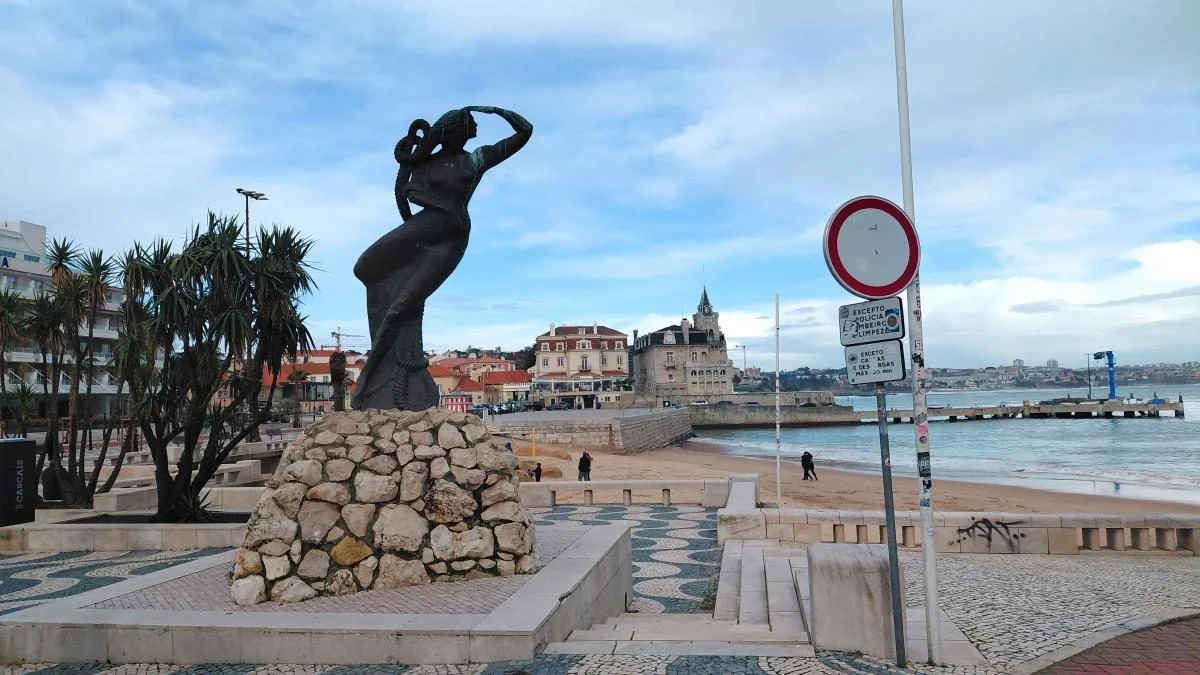 Кашкайш: комфортний курорт на узбережжі Португалії з можливістю відвідати печеру Диявола. 5 Кашкайш: затишний пляжний курорт в Португалії, де можна зазирнути в пащу Диявола