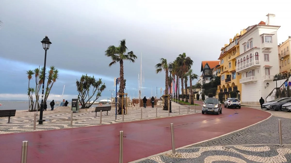 Кашкайш: комфортний курорт на узбережжі Португалії з можливістю відвідати печеру Диявола. 19 Кашкайш: затишний пляжний курорт в Португалії, де можна зазирнути в пащу Диявола