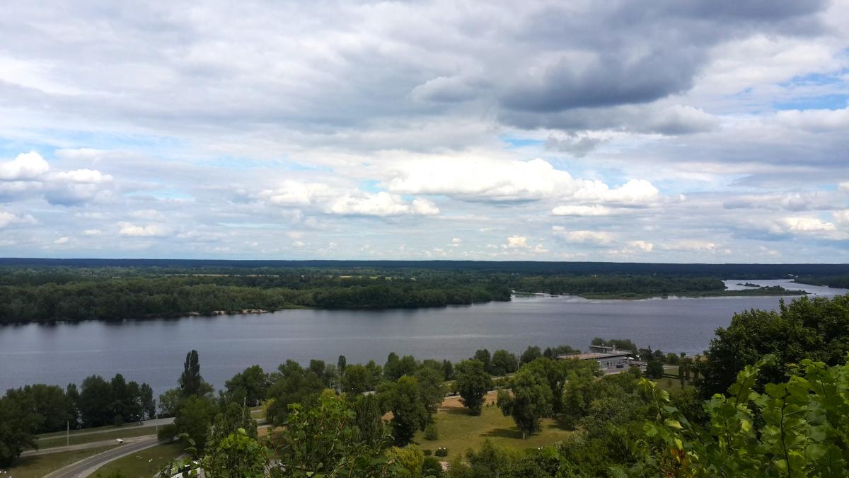 5 варіантів для весняної подорожі на вихідні в Україні: від сакур до пам'ятників Шевченку 10 5 ідей для весняної подорожі на вихідні по Україні: від сакур до Шевченка