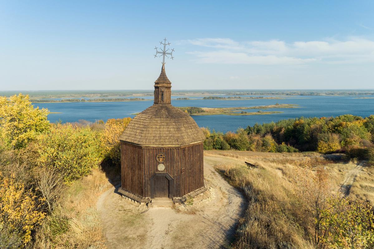 5 варіантів для весняної подорожі на вихідні в Україні: від сакур до пам'ятників Шевченку 11 5 ідей для весняної подорожі на вихідні по Україні: від сакур до Шевченка