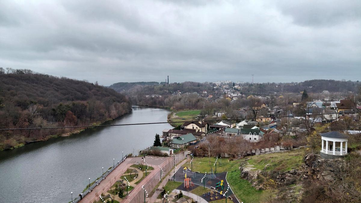 5 варіантів для весняної подорожі на вихідні в Україні: від сакур до пам'ятників Шевченку 5 5 ідей для весняної подорожі на вихідні по Україні: від сакур до Шевченка