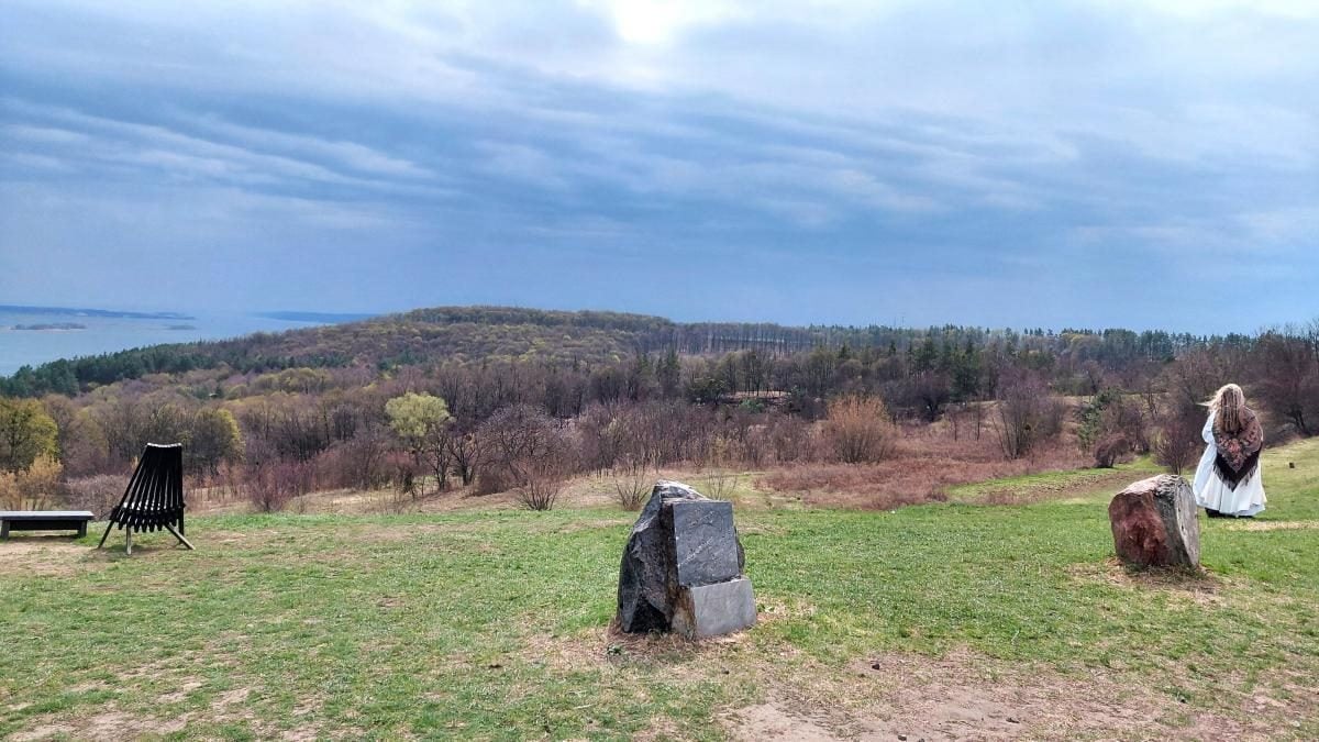 Витачів на Великдень: локація з енергетикою на живописних схилах Дніпра 11 На Великдень у Витачів: місце сили на мальовничих схилах Дніпра