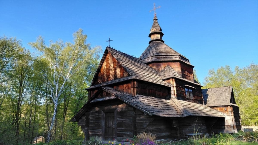 Вишневий сад біля оселі: травень – оптимальний період для відвідування музею в Пирогові (фоторепортаж) 13 Садок вишневий коло хати: травень – ідеальний час завітати до музею в Пирогові (фоторепортаж)