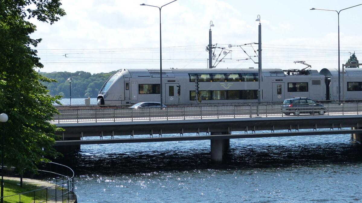 У Швеції розпочав роботу новий потяг вздовж живописного західного узбережжя. 1 У Швеції запустили новий поїзд уздовж мальовничого західного узбережжя